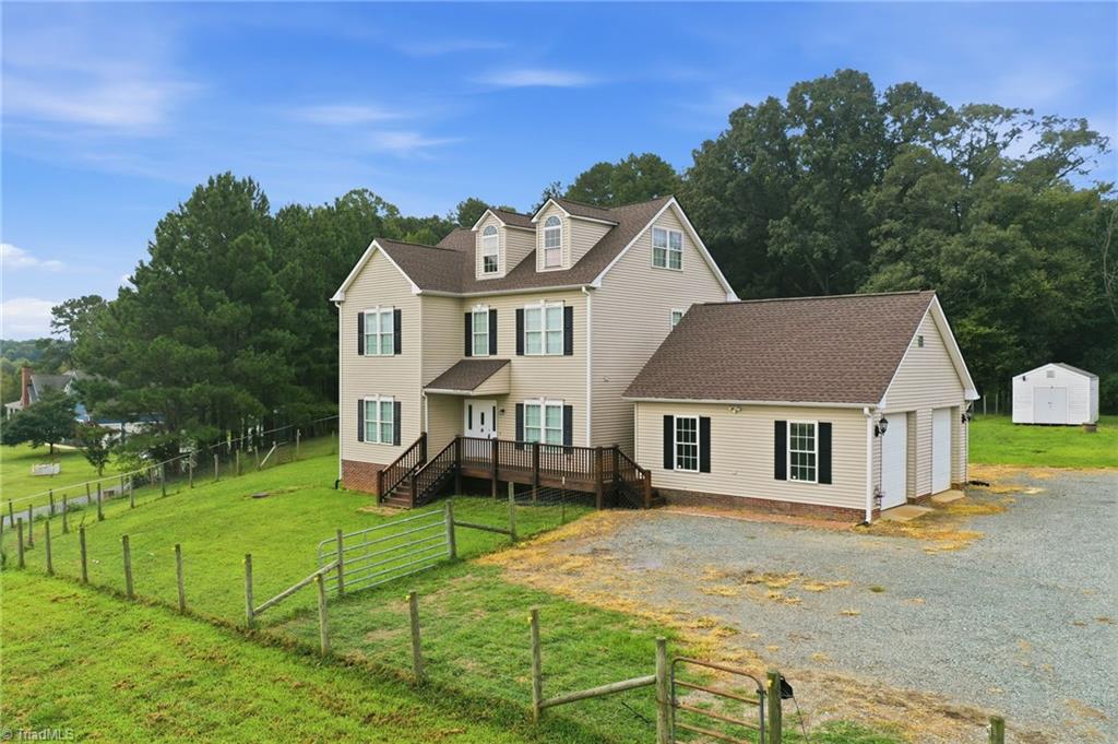 4872 Thom Road Property Photo 2