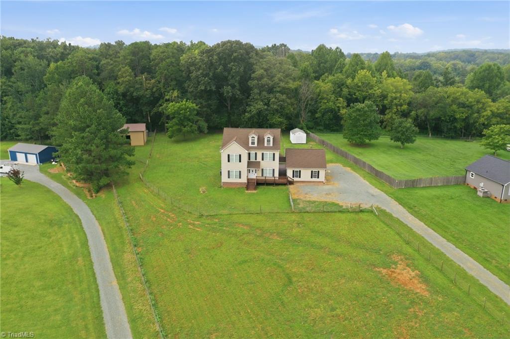 4872 Thom Road Property Photo 4