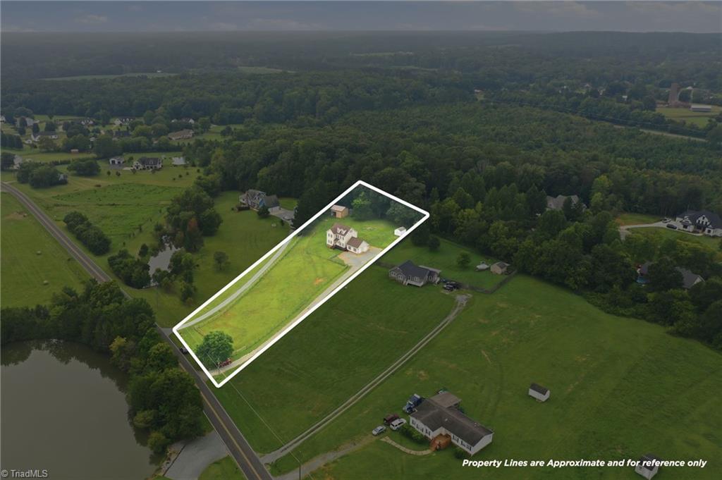 4872 Thom Road Property Photo 8