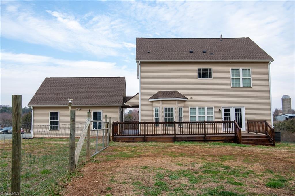 4872 Thom Road Property Photo 12