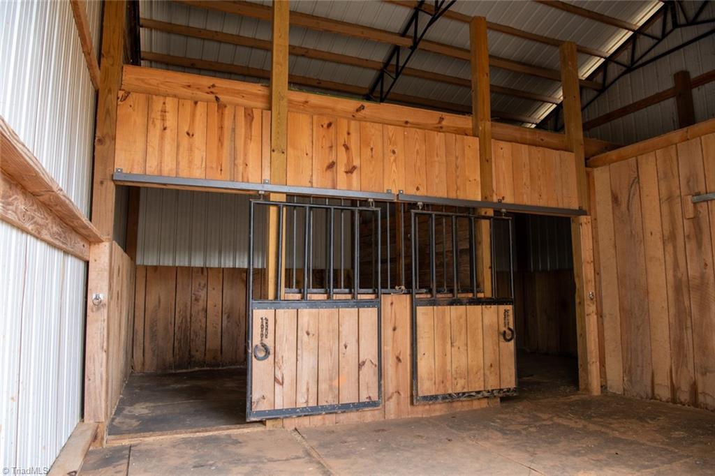4872 Thom Road Property Photo 13