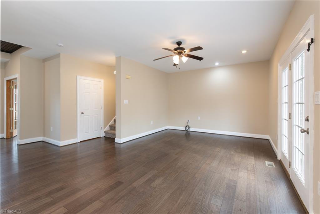 4872 Thom Road Property Photo 22