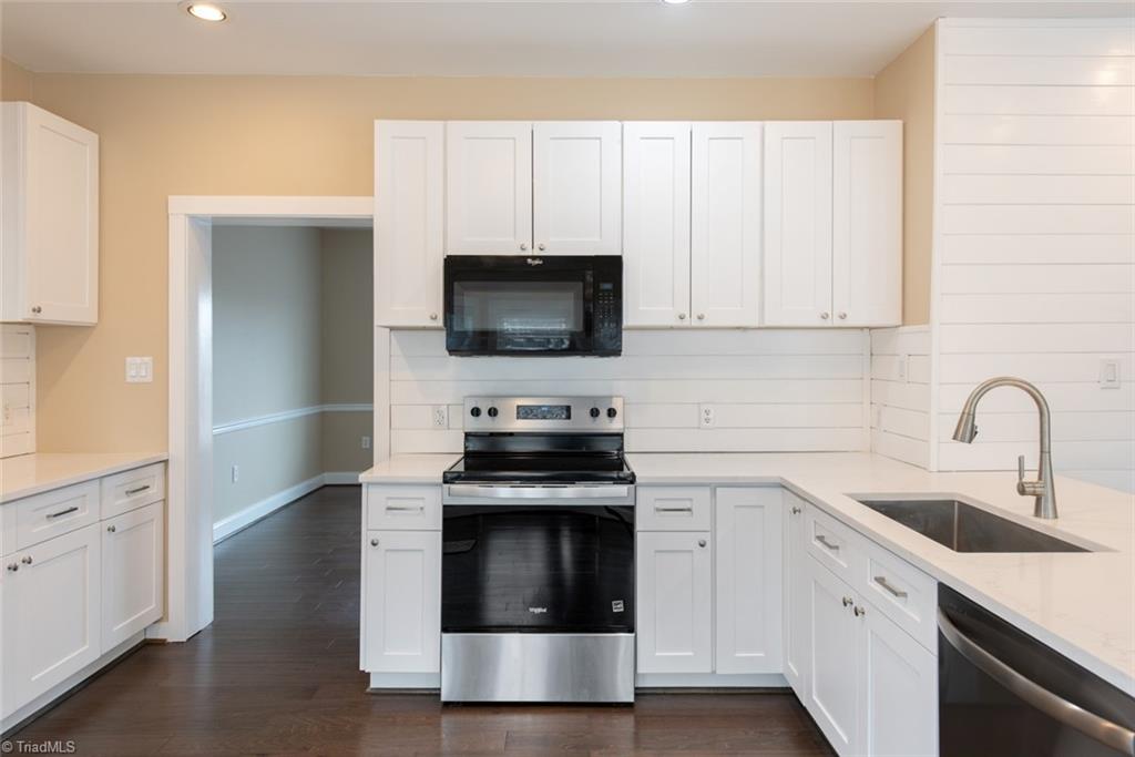 4872 Thom Road Property Photo 25