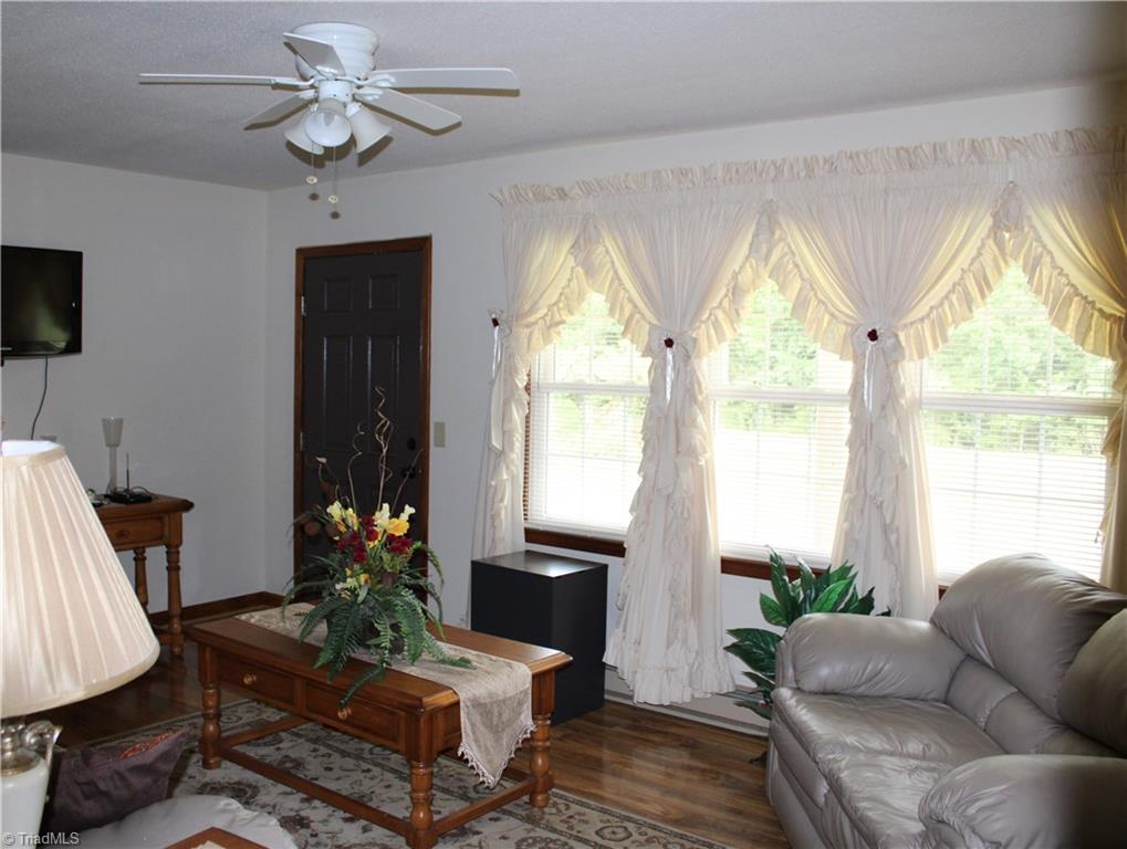 1662 Ralph Joyce Road Property Photo 4