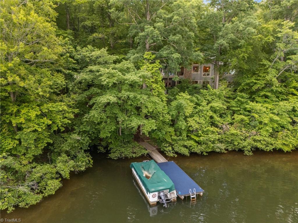 343 Lakewood Pointe Drive Property Photo 4