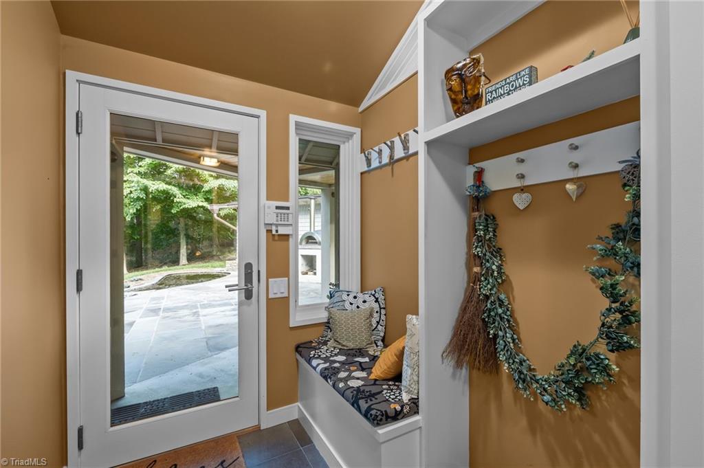 343 Lakewood Pointe Drive Property Photo 18