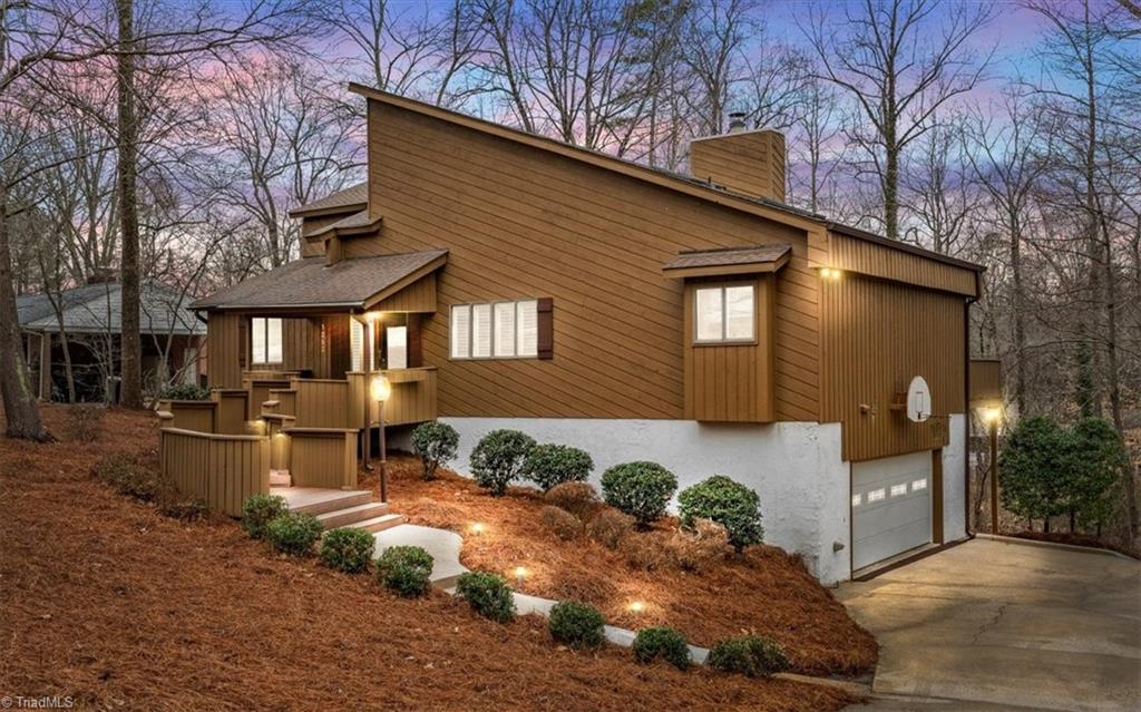 1283 Westminster Drive Property Photo 1