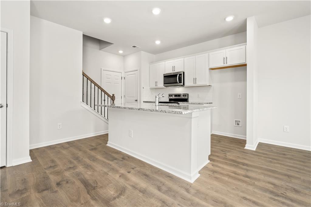 7058 Eclipse Trail Property Photo 3