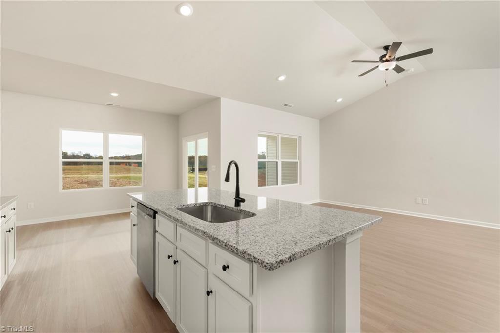 3446 Robindale Drive Property Photo 13