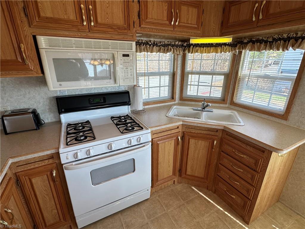 171 Grand View Drive Property Photo 9