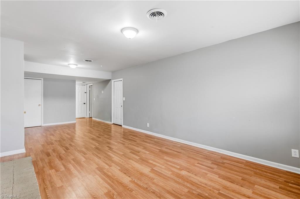 2820 Lansdowne Drive Property Photo 6