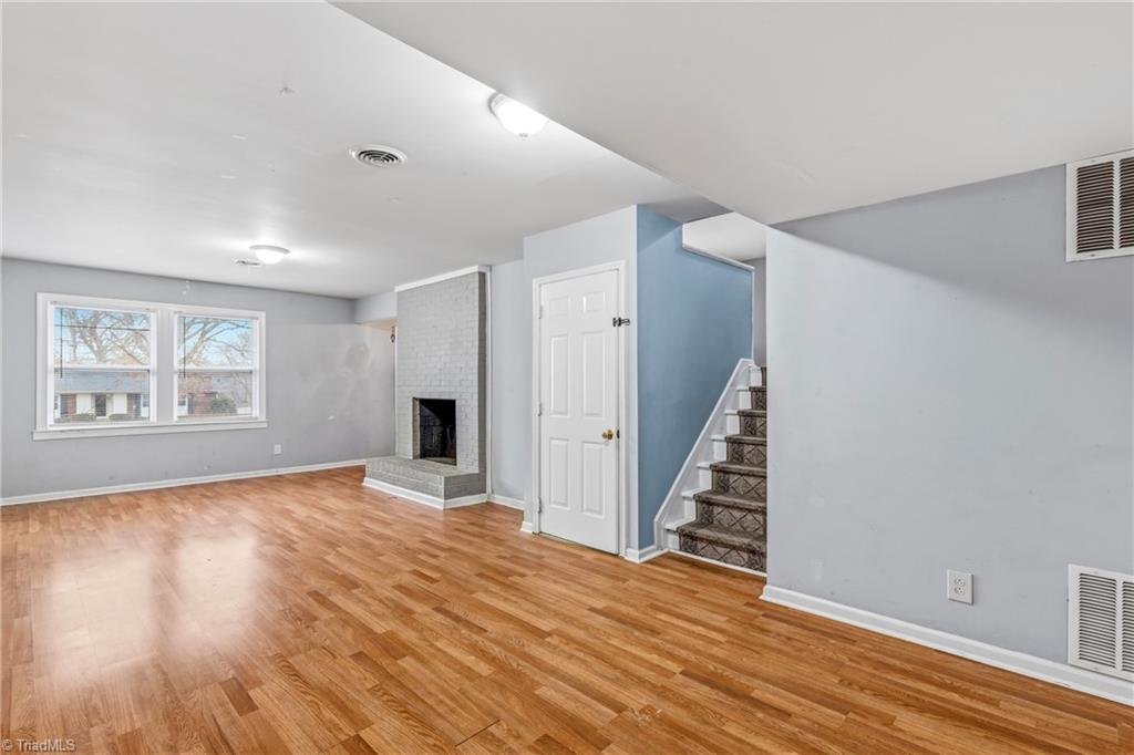 2820 Lansdowne Drive Property Photo 8