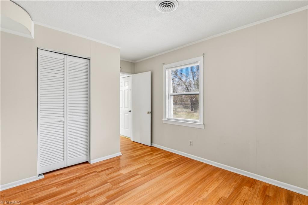 2820 Lansdowne Drive Property Photo 10