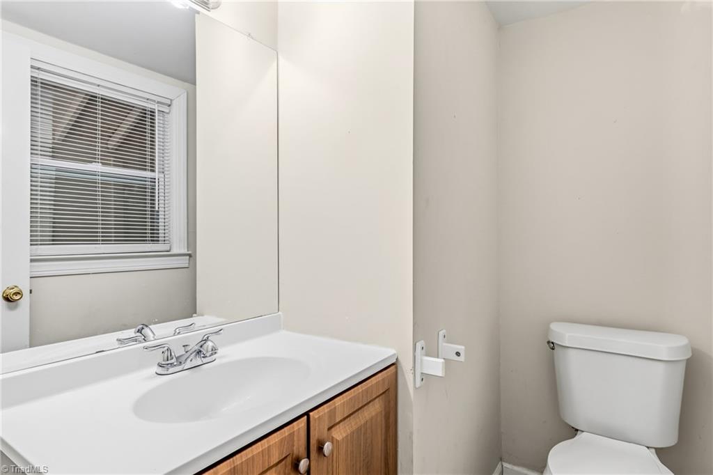 2820 Lansdowne Drive Property Photo 11