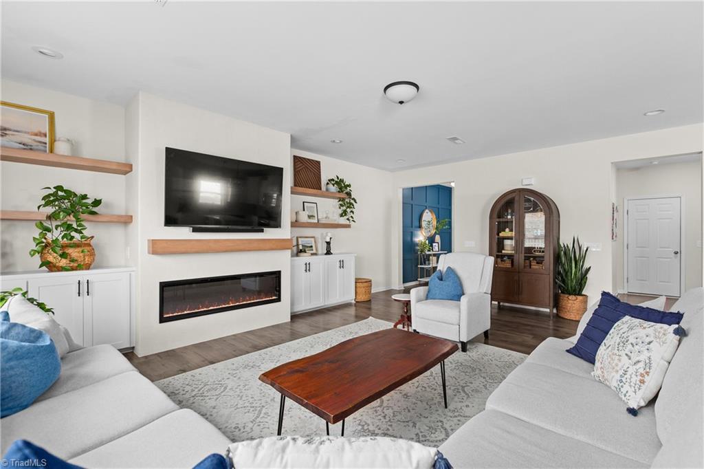 4020 Centerpiece Court Property Photo 9