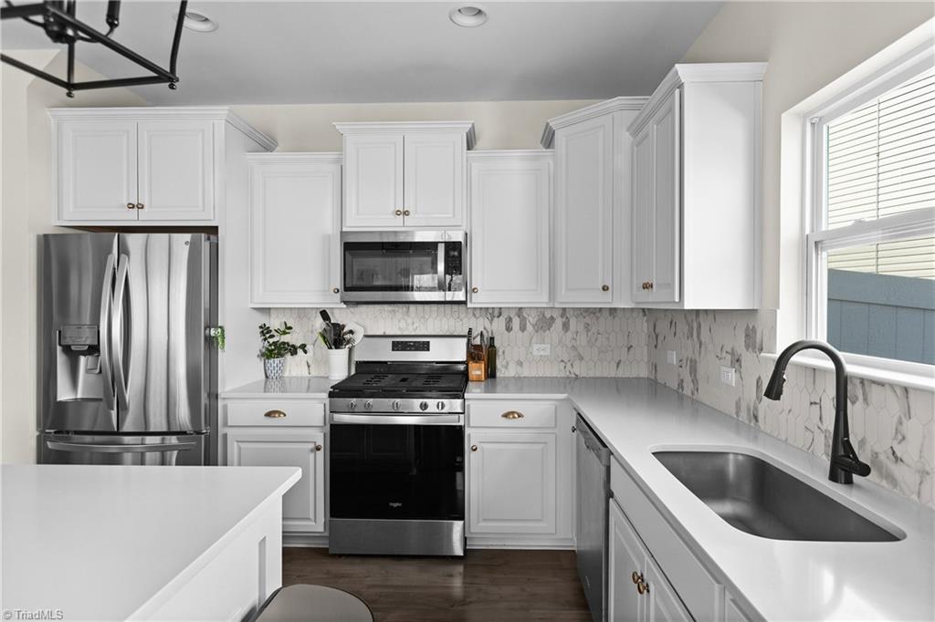 4020 Centerpiece Court Property Photo 12