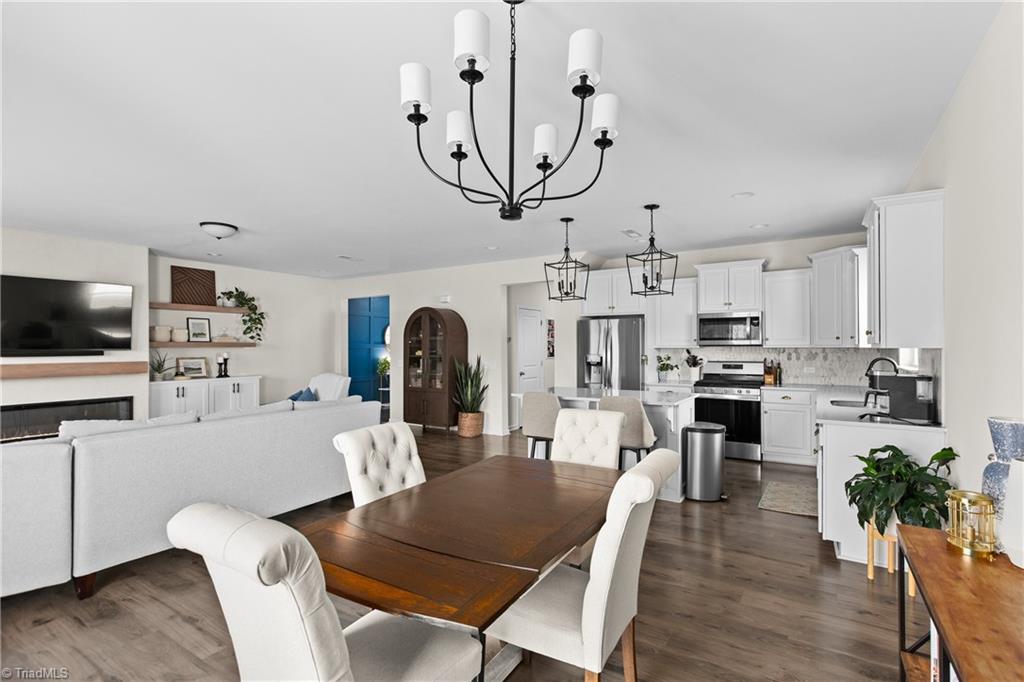 4020 Centerpiece Court Property Photo 13