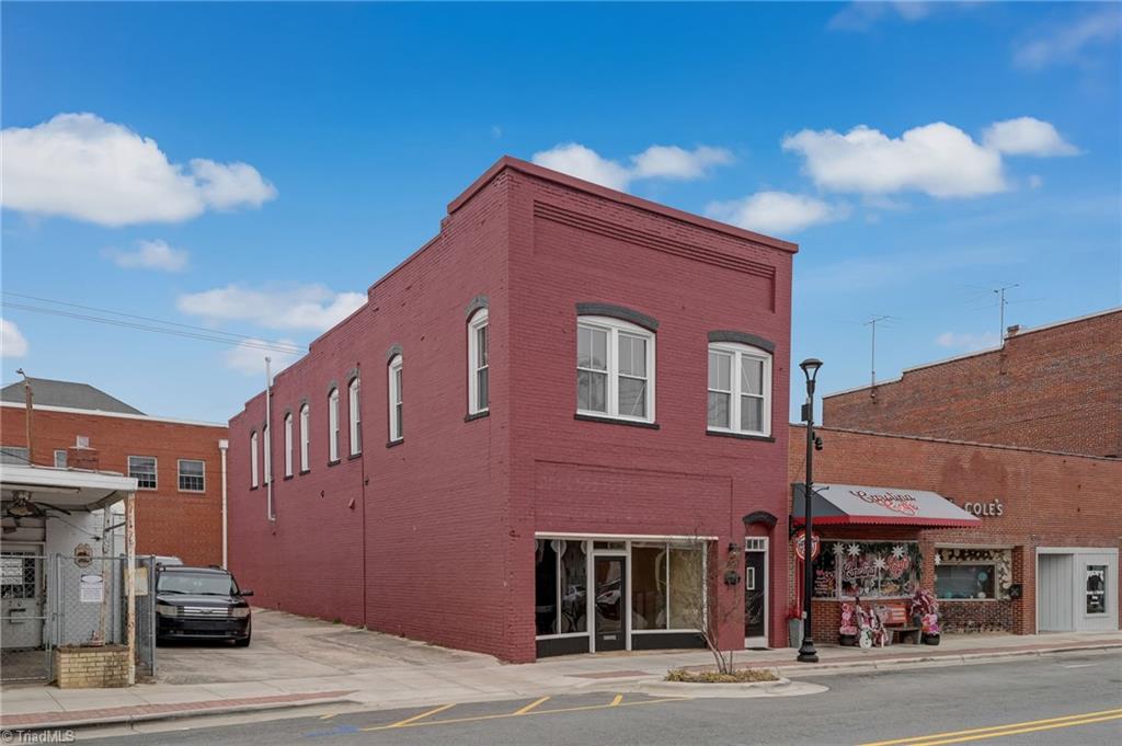 226 Settle Street Property Photo 4