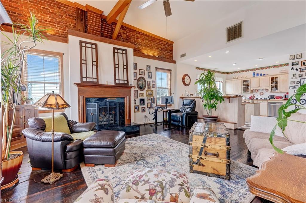 226 Settle Street Property Photo 10
