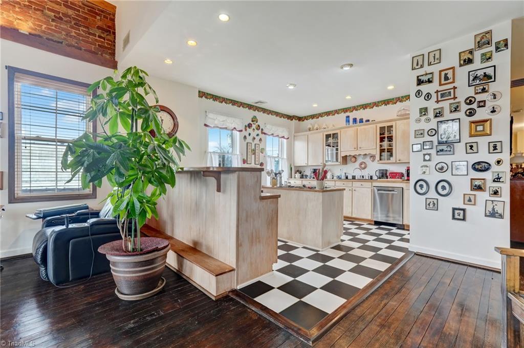 226 Settle Street Property Photo 11