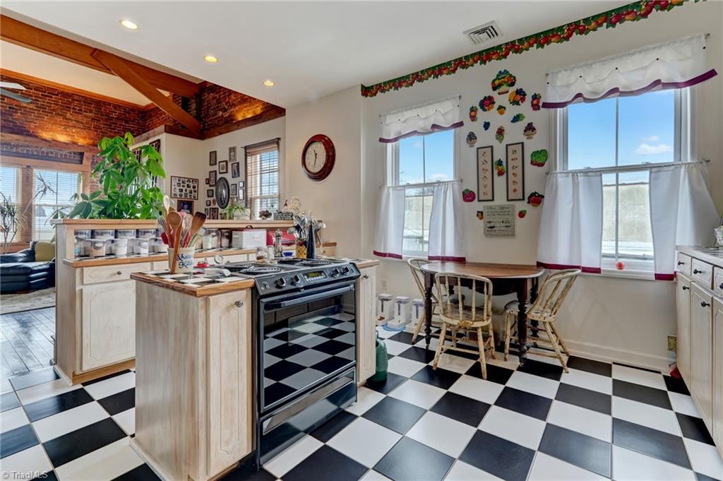 226 Settle Street Property Photo 13