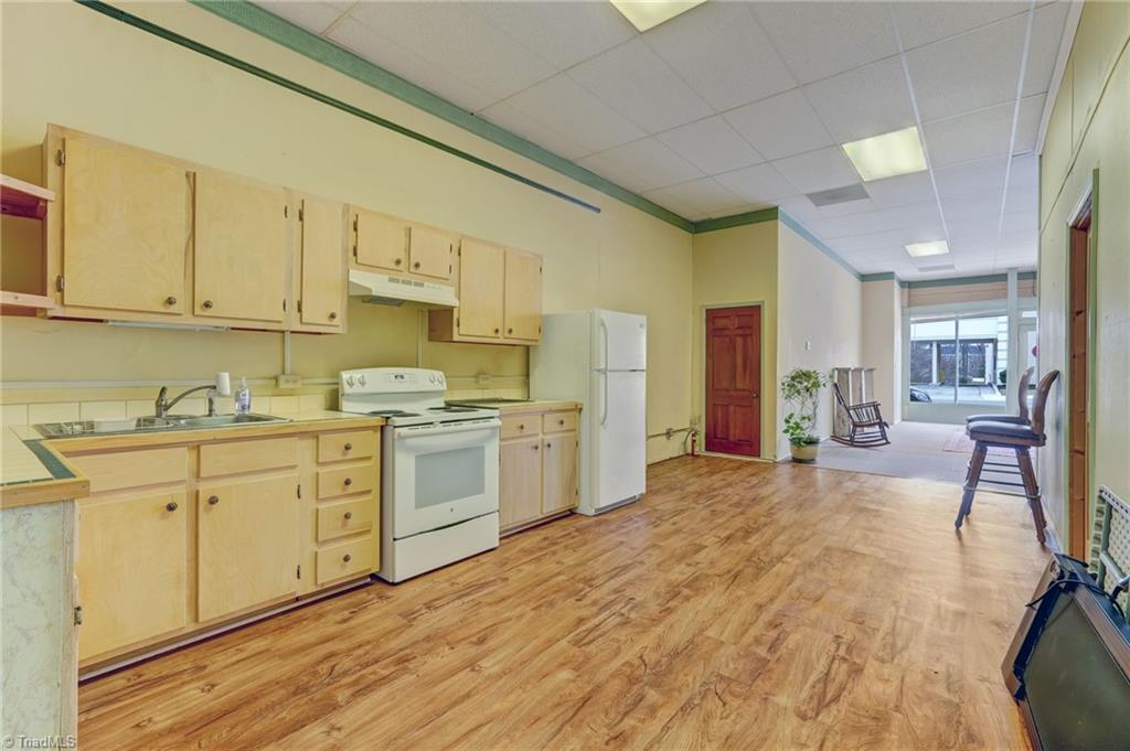 226 Settle Street Property Photo 32
