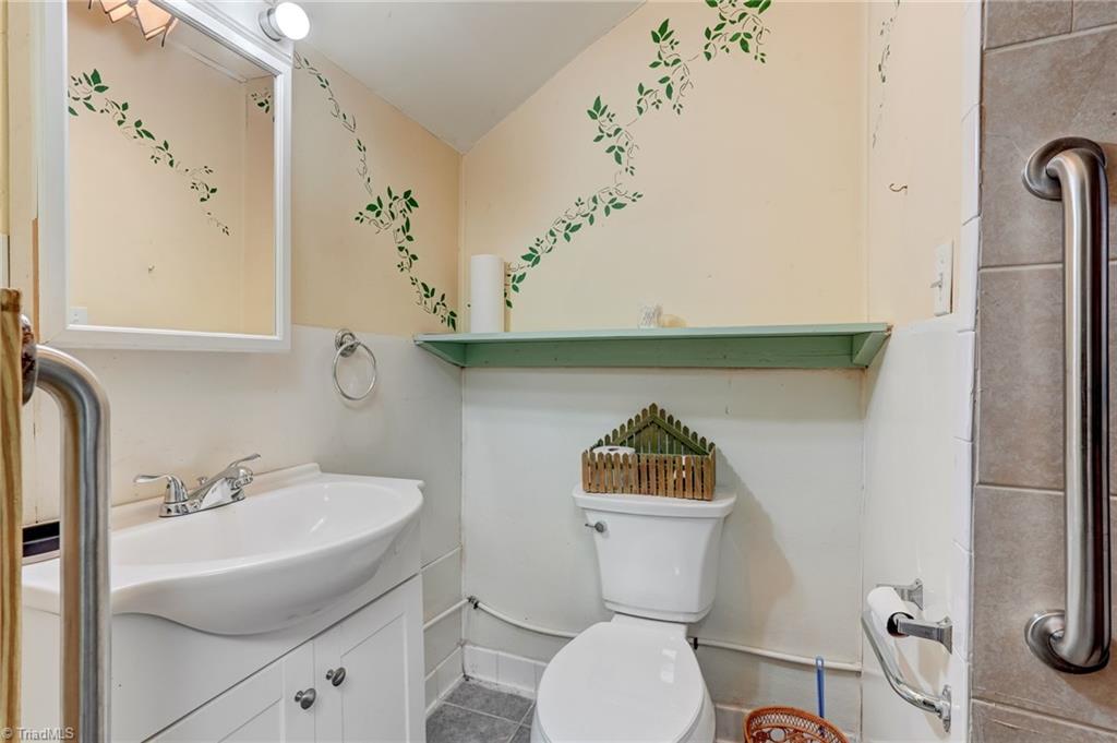 226 Settle Street Property Photo 36