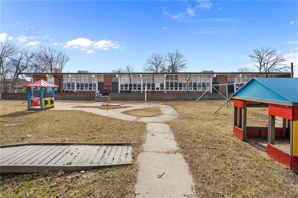 2300 Spring Garden Street Property Photo 1