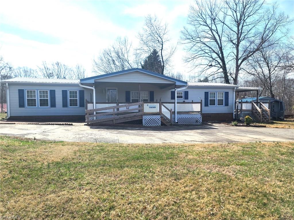 220 Joyner Circle Property Photo 1