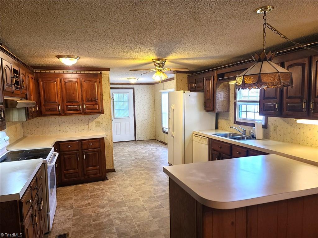 220 Joyner Circle Property Photo 2