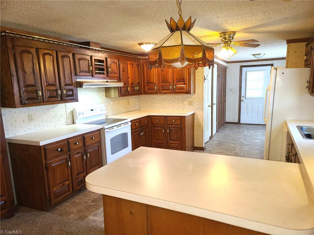 220 Joyner Circle Property Photo 4