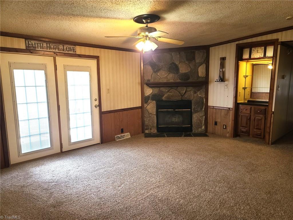 220 Joyner Circle Property Photo 6