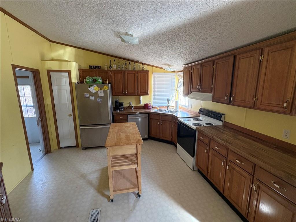 125 Maple Hollow Road Property Photo 5
