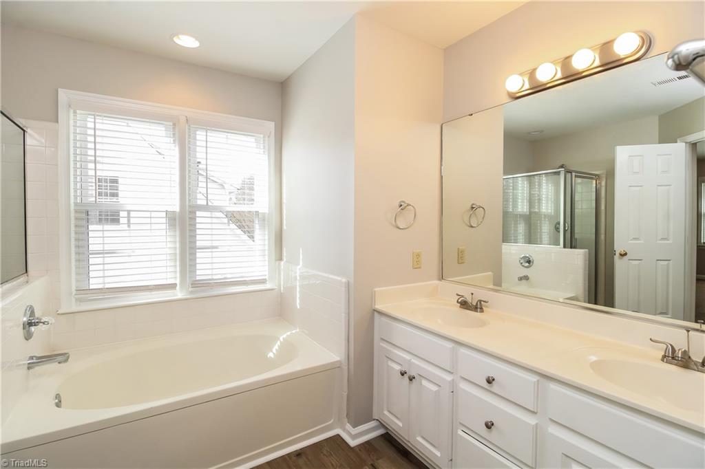 3508 Cardinal Ridge Drive Property Photo 10