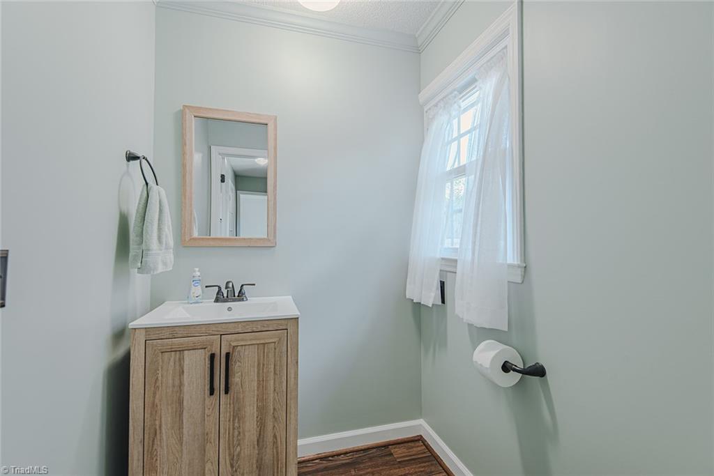 2045 Westover Terrace Property Photo 22