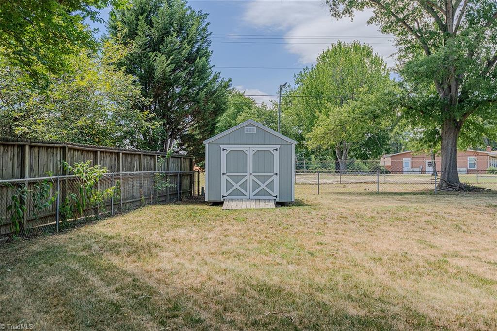2045 Westover Terrace Property Photo 43