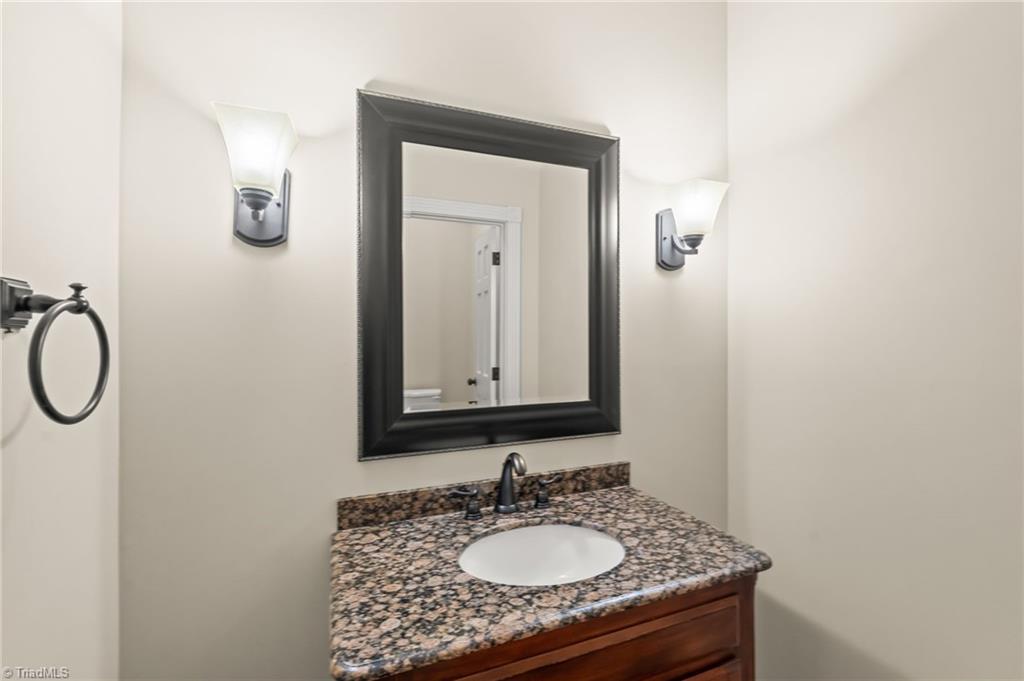 7902 Southerland Drive Property Photo 25