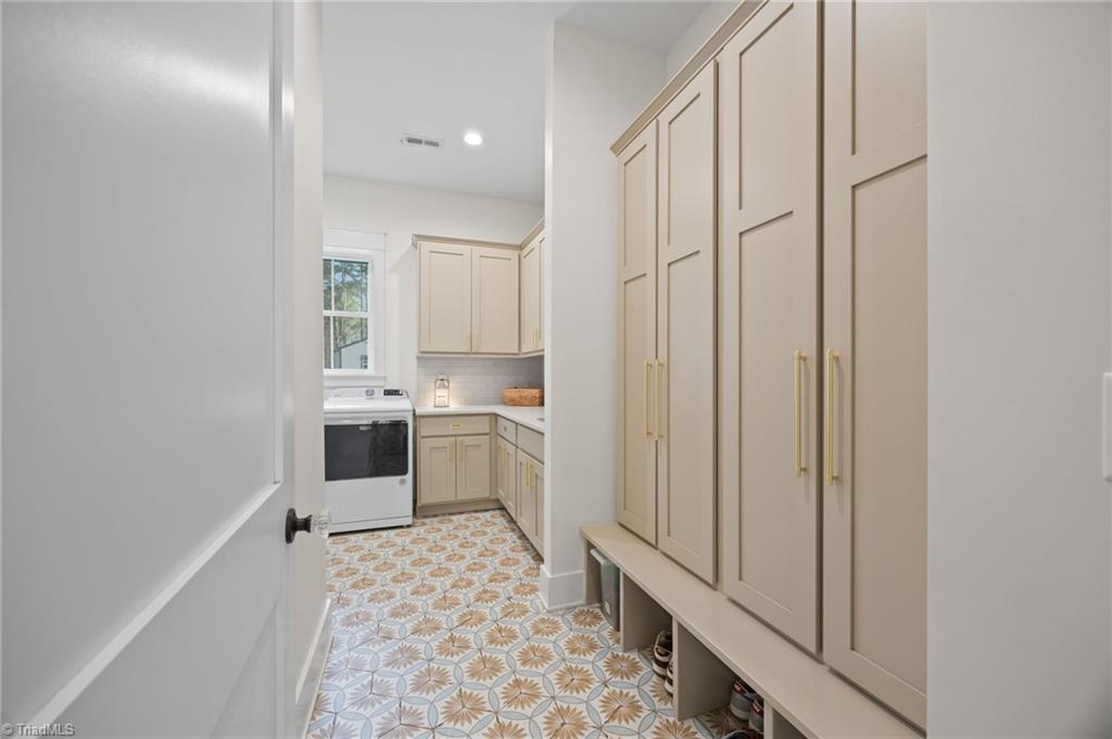 465 Baxx Drive Property Photo 21