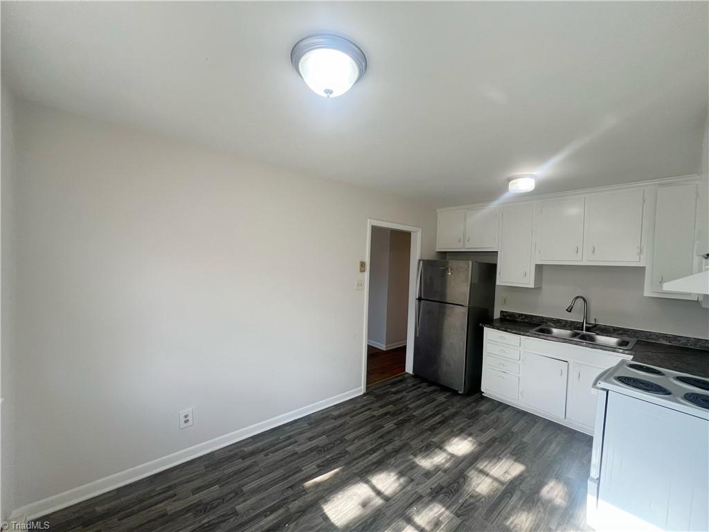 2219 Gate City Boulevard Property Photo 2