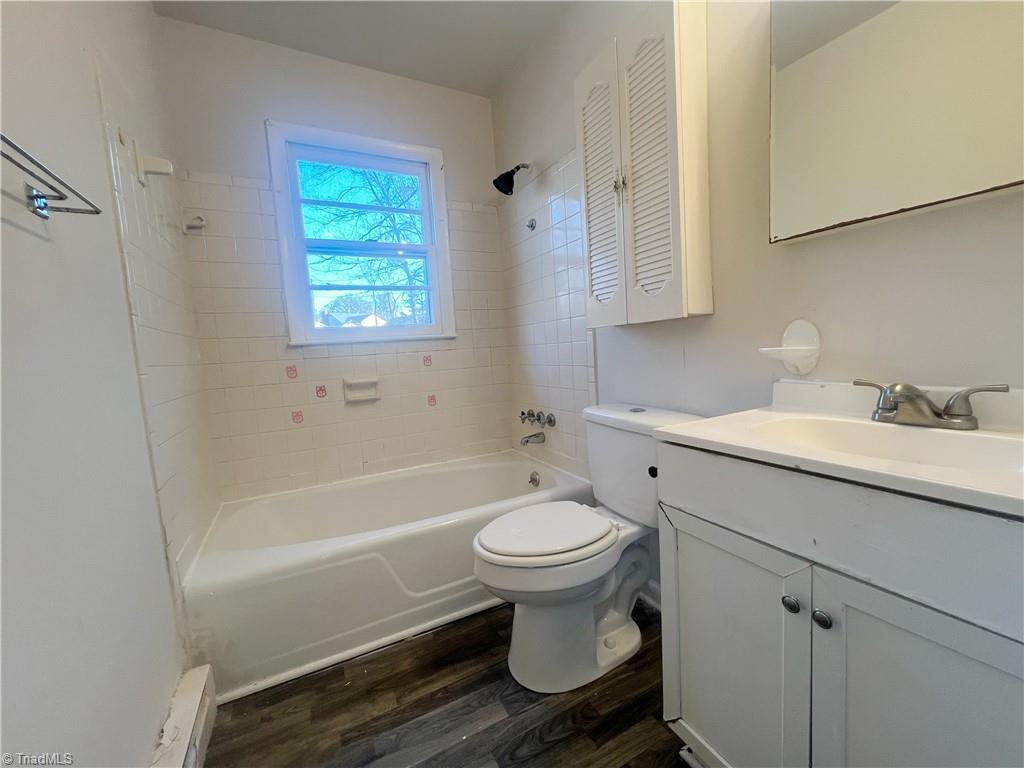 2219 Gate City Boulevard Property Photo 16
