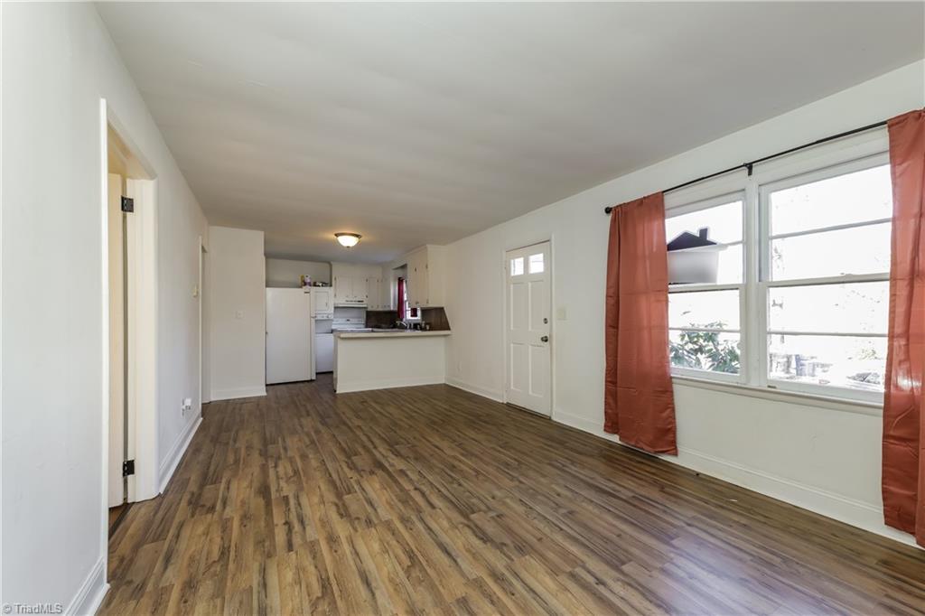 238 Bond Street Property Photo 7