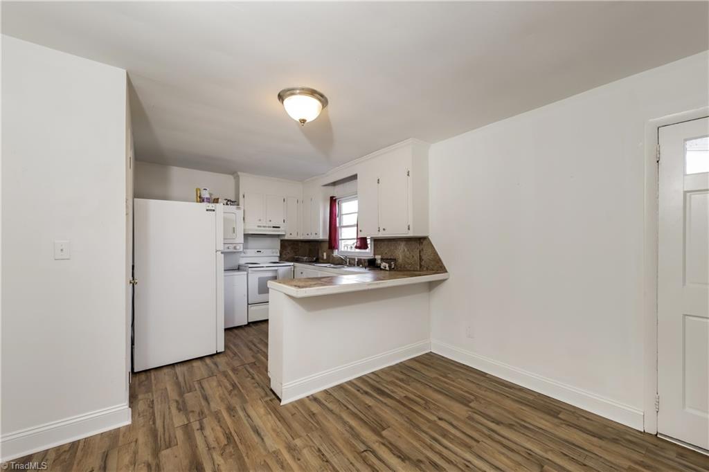 238 Bond Street Property Photo 9