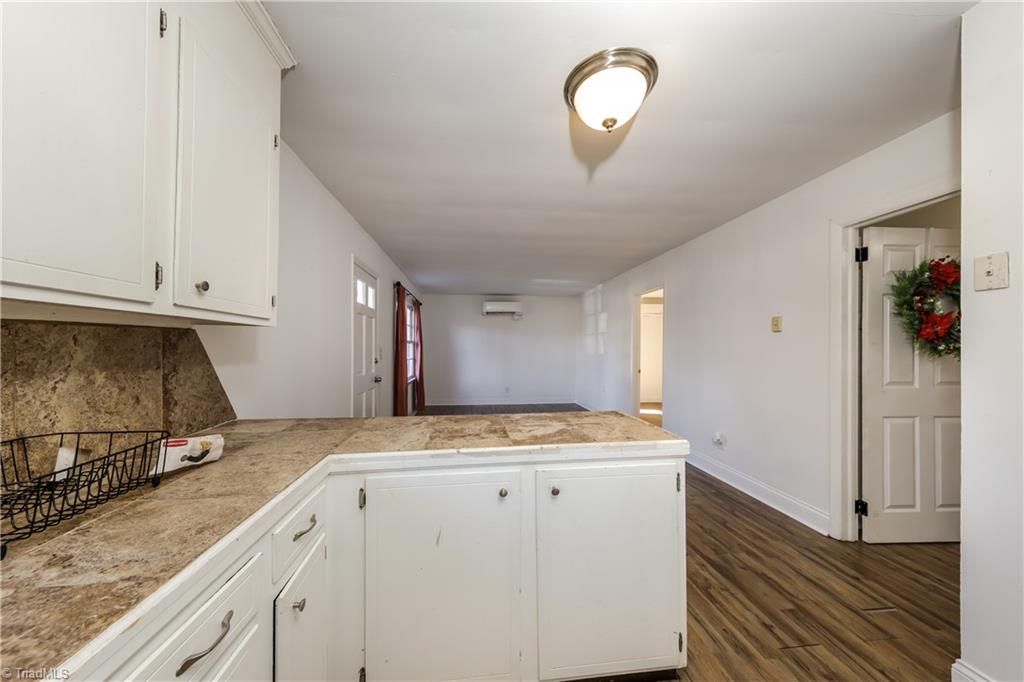 238 Bond Street Property Photo 10