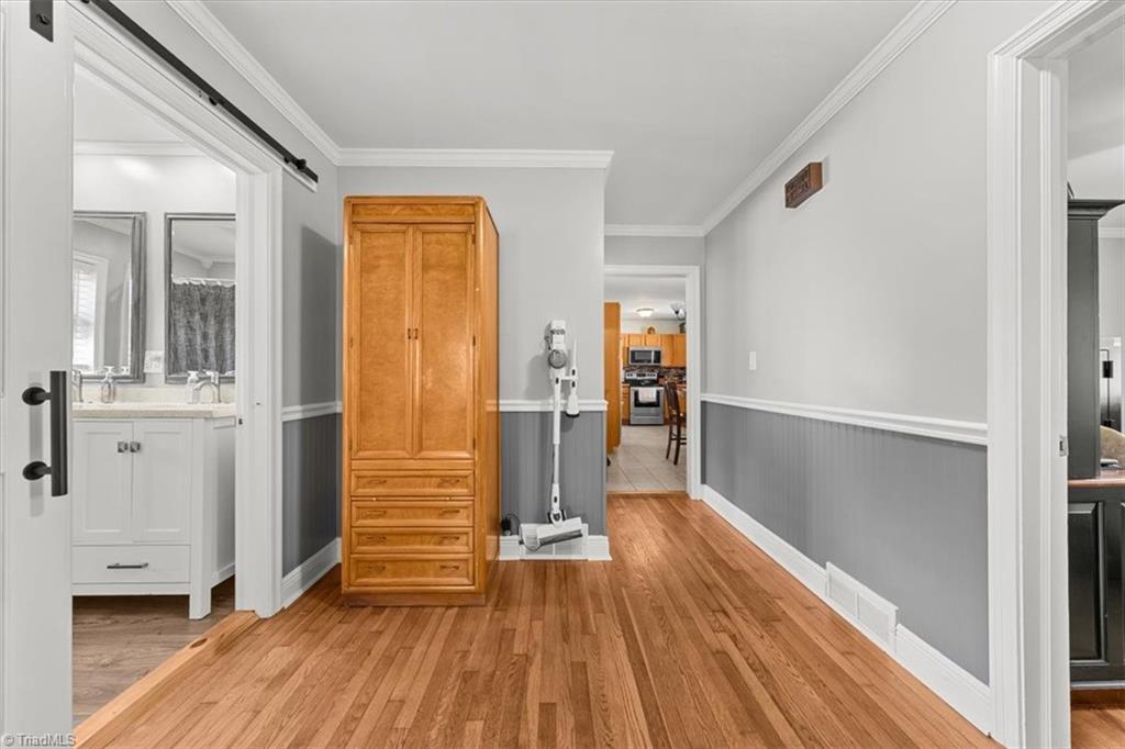 1025 Parkview Street Property Photo 15