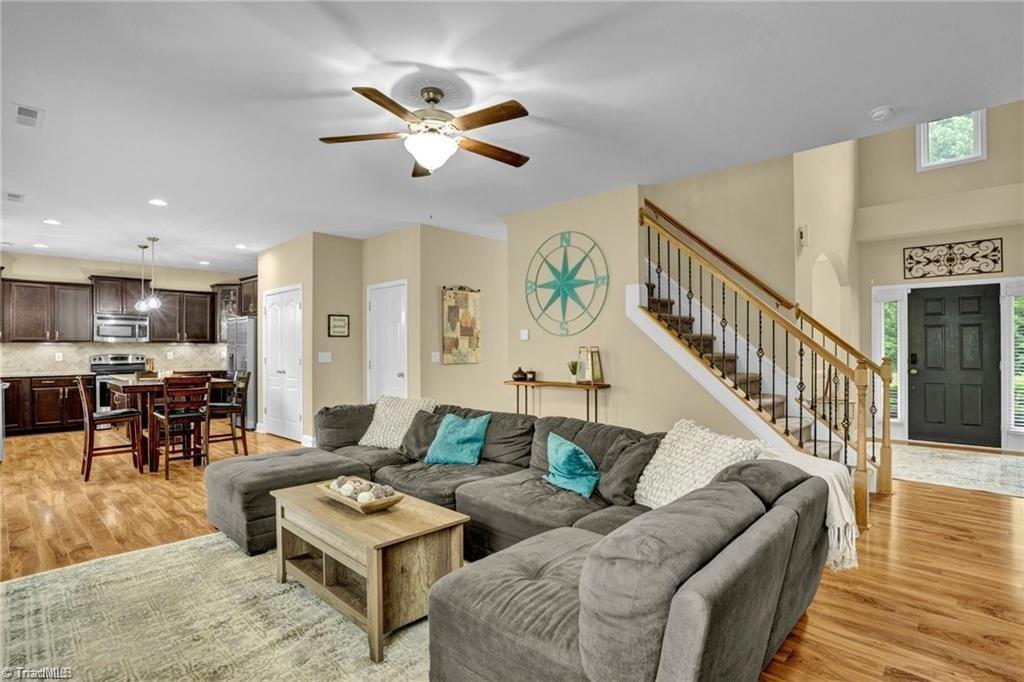991 Beesons Field Drive Property Photo 8