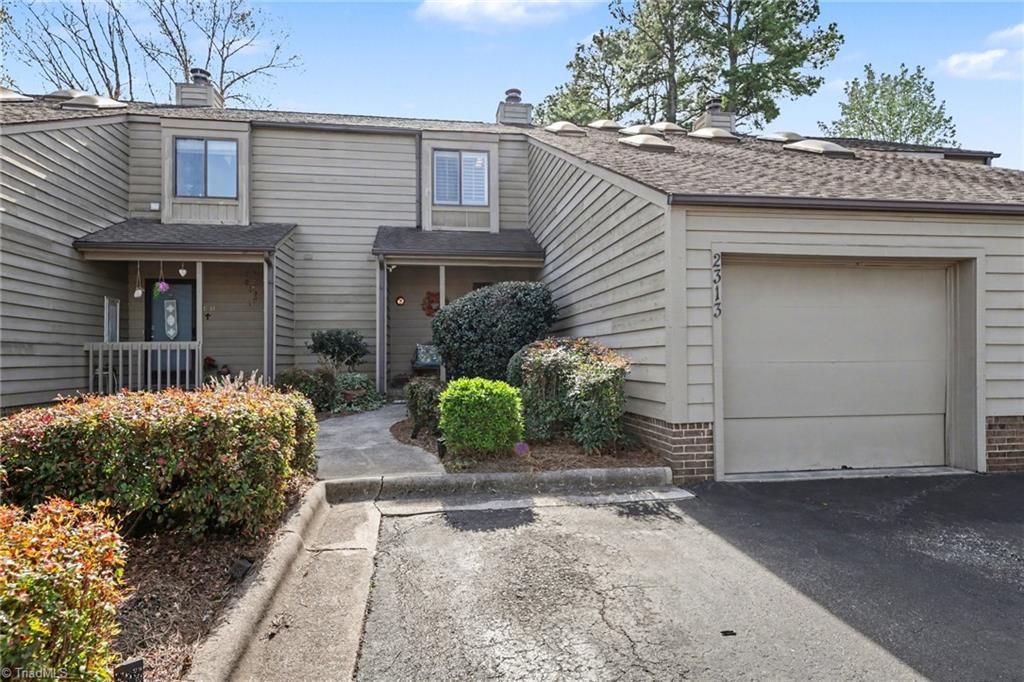 2313 Cypress Court Property Photo 2
