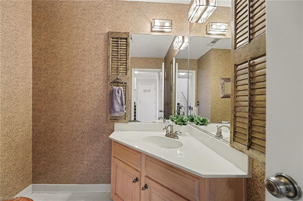 2313 Cypress Court Property Photo 4