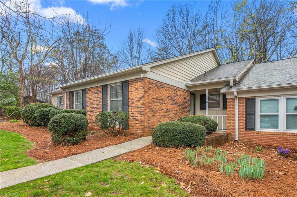 2662 Cottage Place Property Photo 2