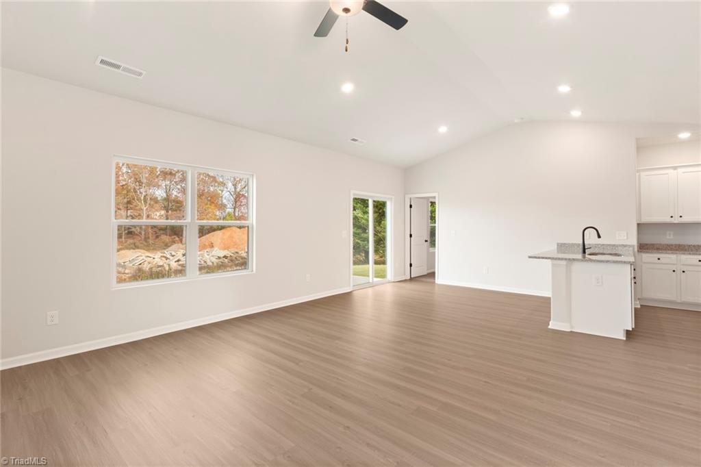 225 Macintosh Drive Property Photo 6
