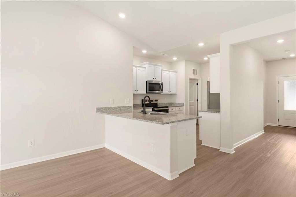 225 Macintosh Drive Property Photo 8